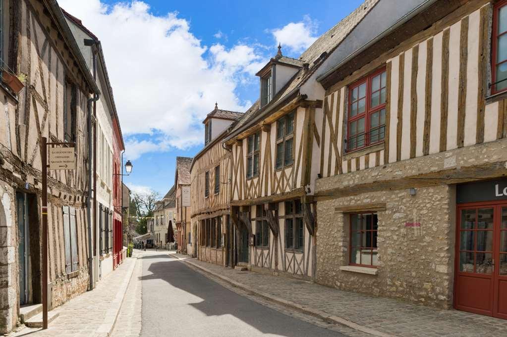 Ogaux Vieux Remparts Provins Exterior foto