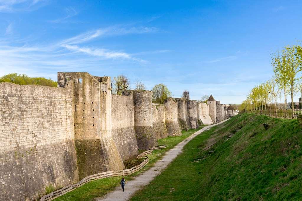 Ogaux Vieux Remparts Provins Exterior foto